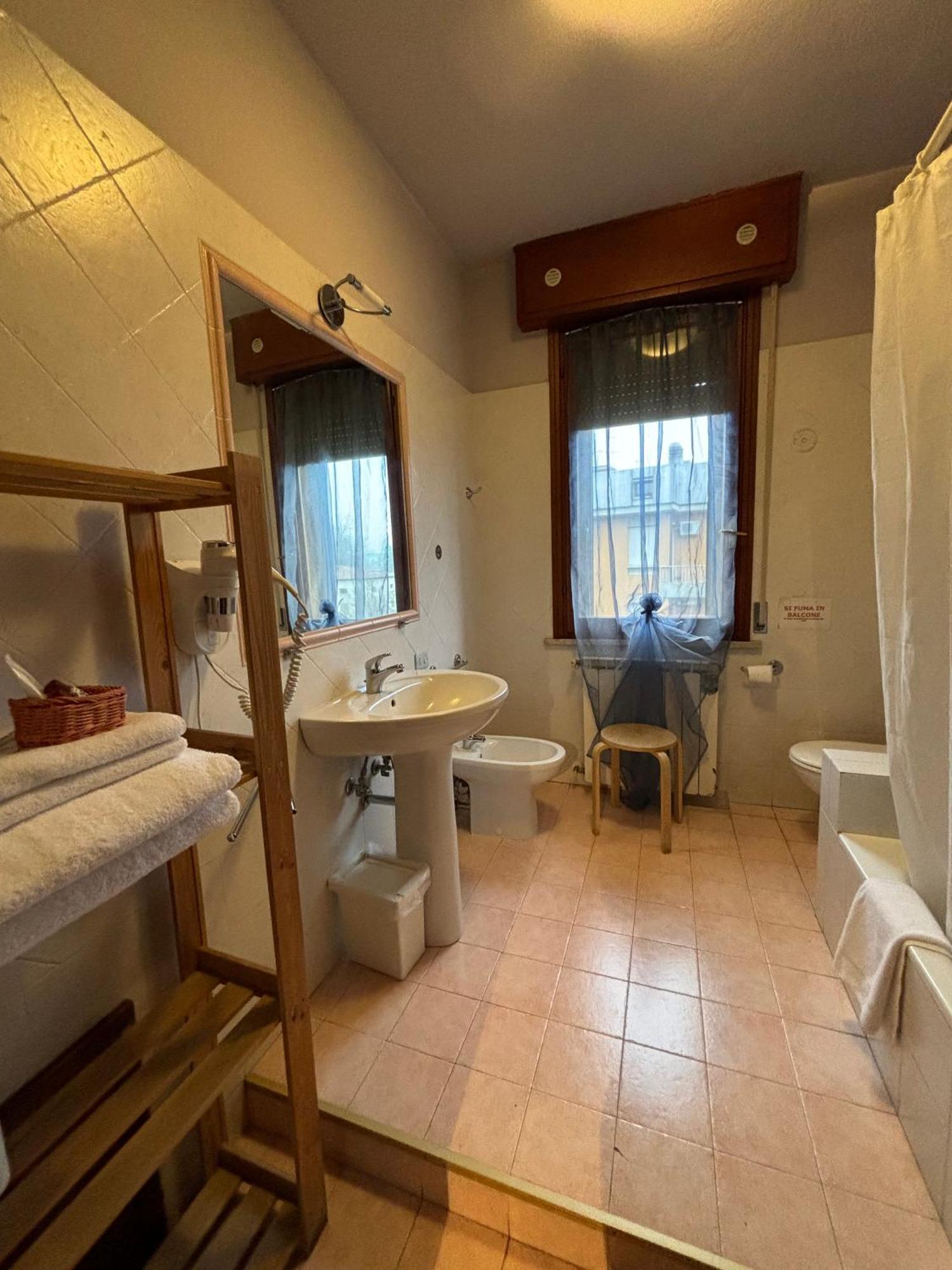 Bed and Breakfast Viamilano25 Мірандола Екстер'єр фото